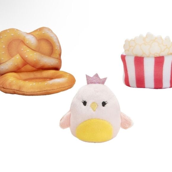 Squishville Cinema box with 2 vehicles  no cardboard box or bird squishville - Picture 2 of 15